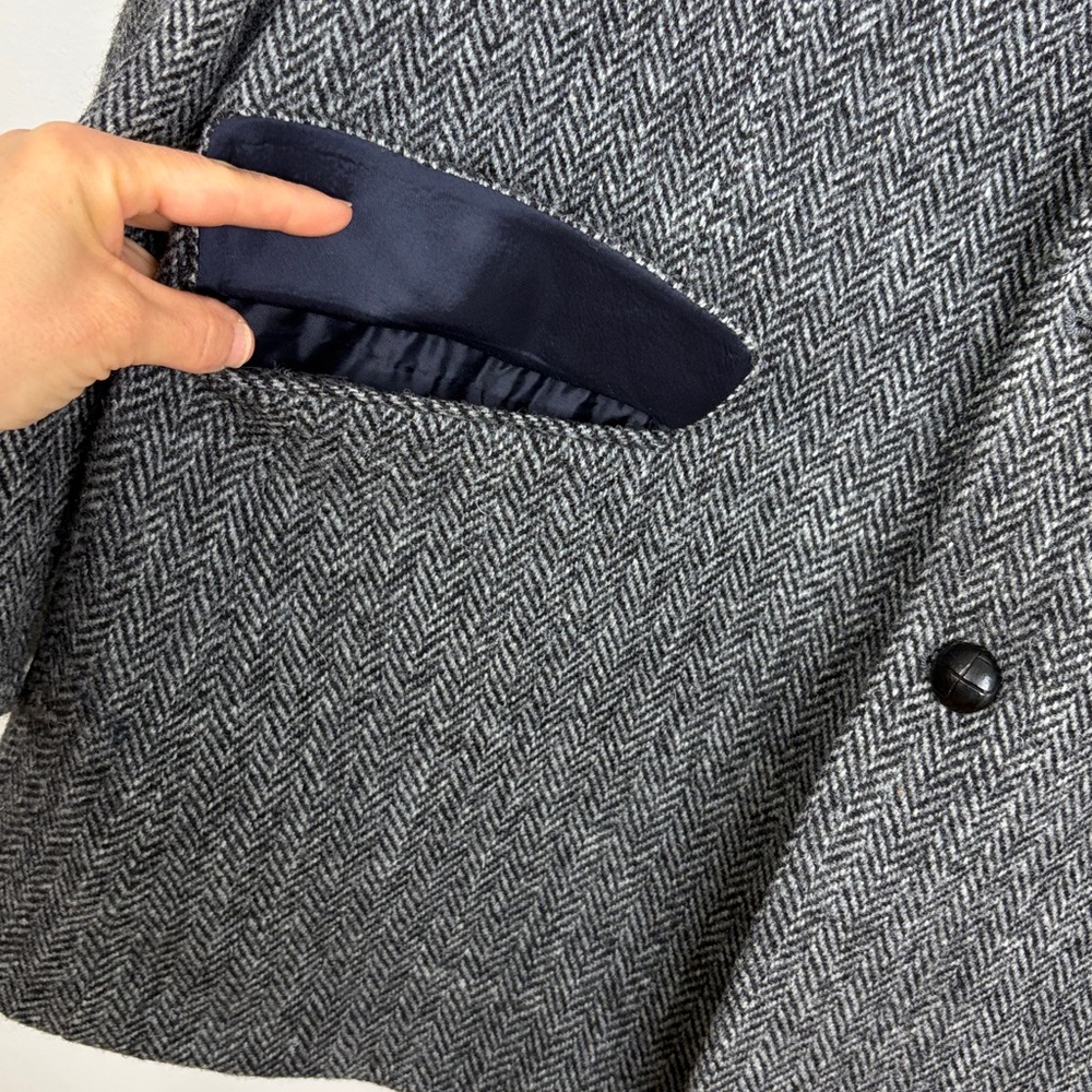 Men's Gray Herringbone Wool Blazer - Picture 8 of 16